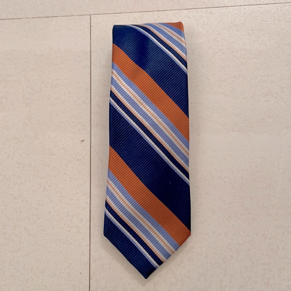 Neck tie